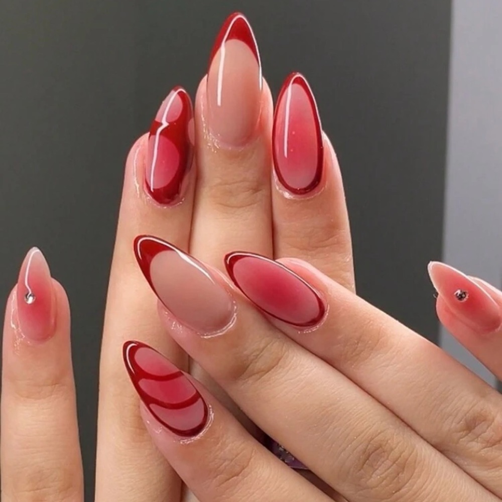 24pcs/Set Gradient Red Romantic Line 3D Rhinestone Full Cover Nail Art Fake Nail